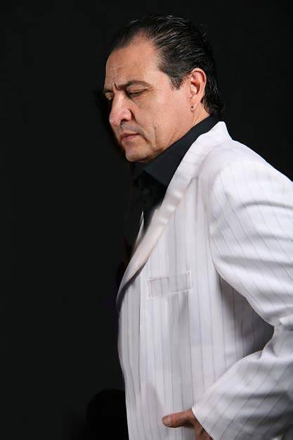 flyer image for Seminario de Tango y Milonga con Gonzalo Robinson